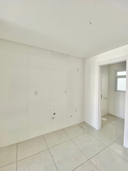 OPORTUNIDADE Á APENAS 3 QUADRAS DO MAR, DE FRENTE PARA A PRAÇA.: 11ª foto da galeria de imagens do imóvel