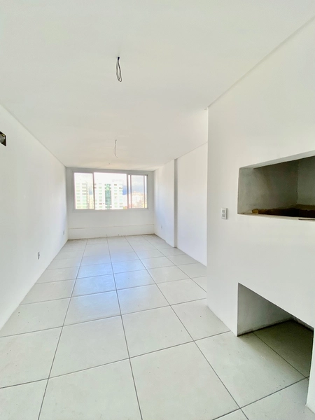 OPORTUNIDADE Á APENAS 3 QUADRAS DO MAR, DE FRENTE PARA A PRAÇA.: 5ª foto da galeria de imagens do imóvel