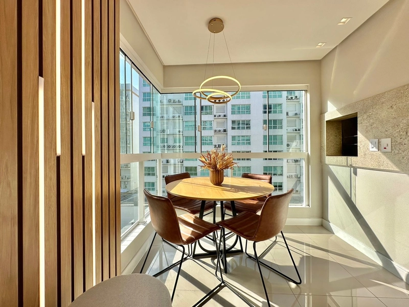 LINDO APARTAMENTO APENAS 1 QUADRA DO MAR: 5ª foto da galeria de imagens do imóvel