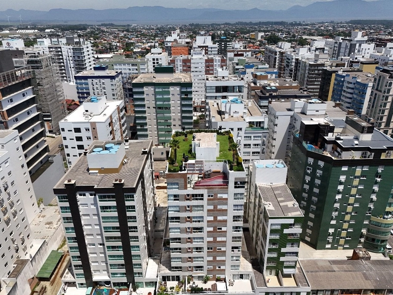 LINDO APARTAMENTO APENAS 1 QUADRA DO MAR: 28ª foto da galeria de imagens do imóvel