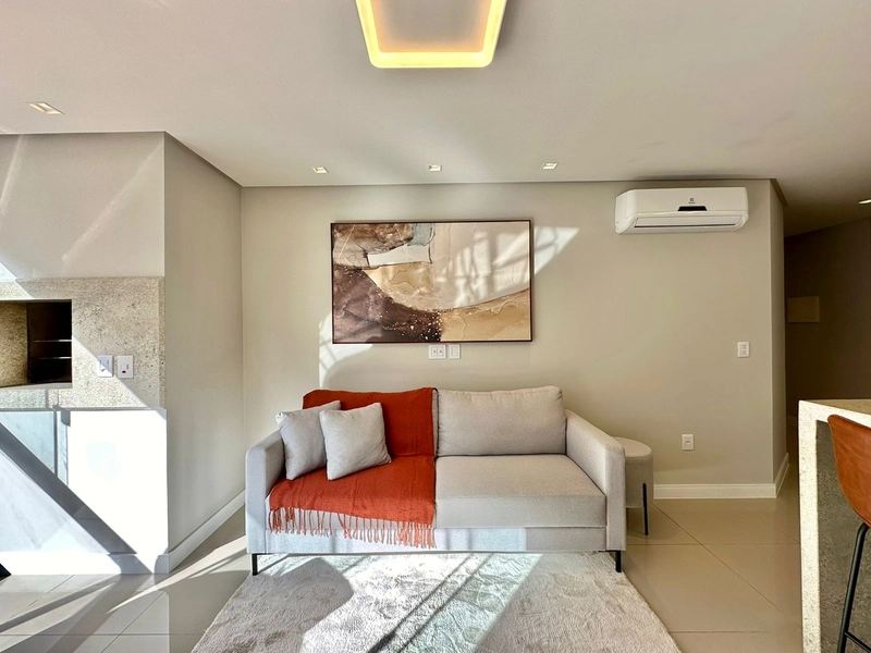 LINDO APARTAMENTO APENAS 1 QUADRA DO MAR: 3ª foto da galeria de imagens do imóvel
