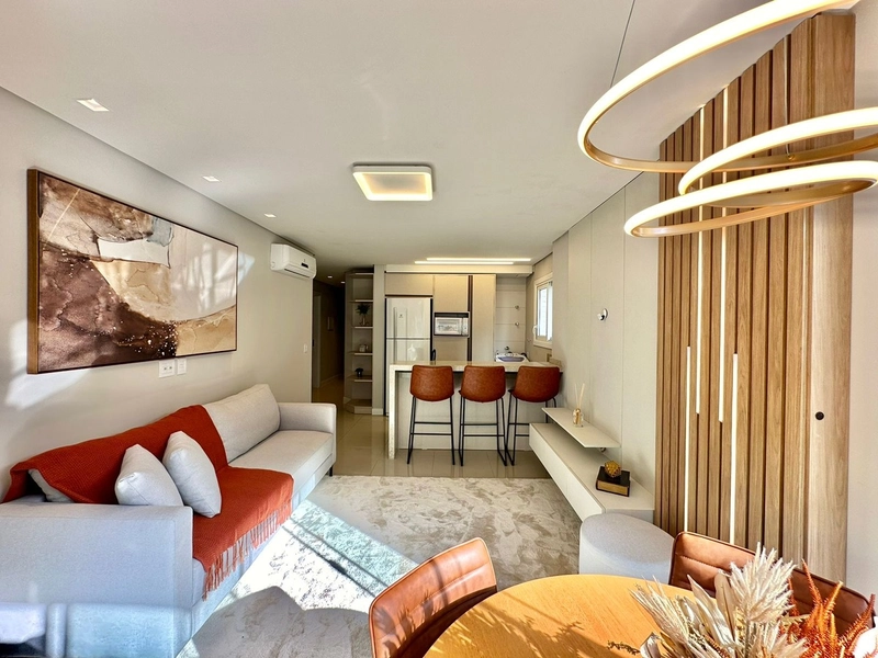 LINDO APARTAMENTO APENAS 1 QUADRA DO MAR: 1ª foto da galeria de imagens do imóvel