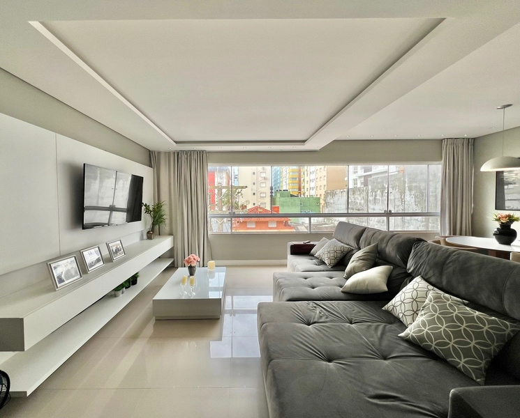APARTAMENTO DE DOIS DORMITÓRIOS COM AMPLO LIVING E TERRAÇO: 1ª foto da galeria de imagens do imóvel