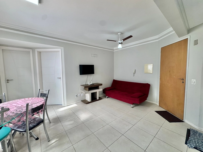 APARTAMENTO 1 QUADRA DO MAR: 1ª foto da galeria de imagens do imóvel