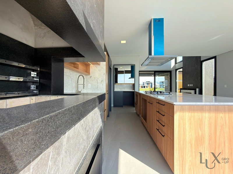 CASA À VENDA EM XANGRI-LÁ!  RESIDÊNCIA CONTEMPORÂNEA BEIRA-LAGO: 20ª foto da galeria de imagens do imóvel
