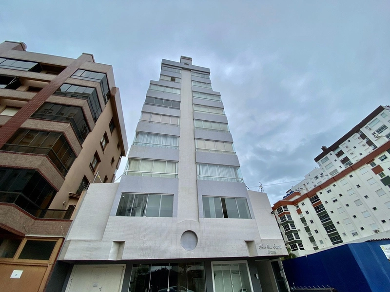 CENTRO COM SACADA DE FRENTE E CHURRASQUEIRA: 14ª foto da galeria de imagens do imóvel