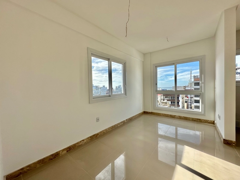 JUNTO A PRAÇA FLAVIO BOIANOVISK COM INFRAESTRUTURA: 2ª foto da galeria de imagens do imóvel