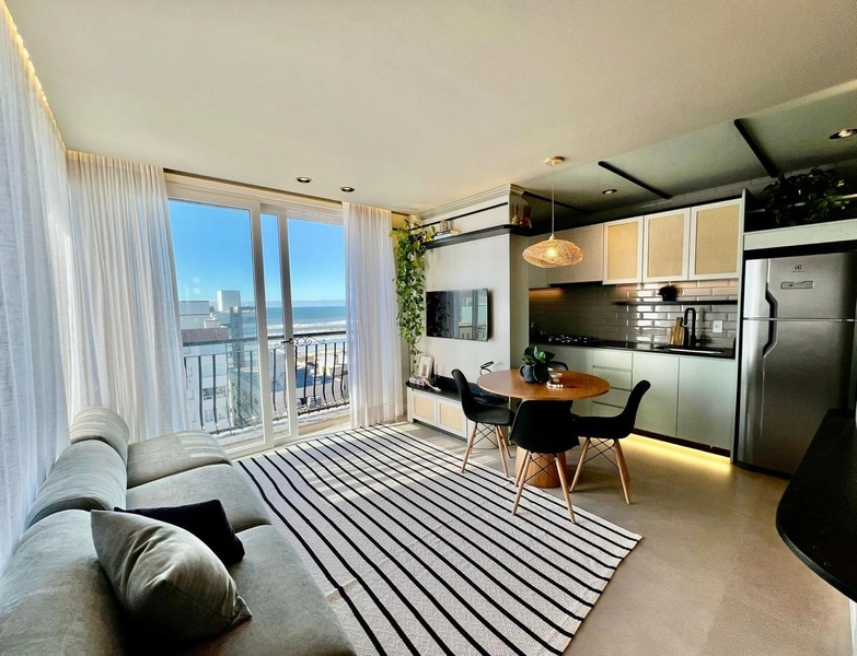 Apartamento moderno com vista para o mar: 3ª foto da galeria de imagens do imóvel