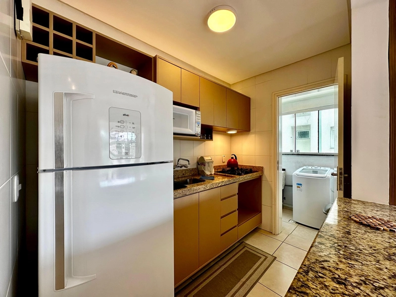 LINDO APARTAMENTO APENAS 1 QUADRA DO MAR: 19ª foto da galeria de imagens do imóvel