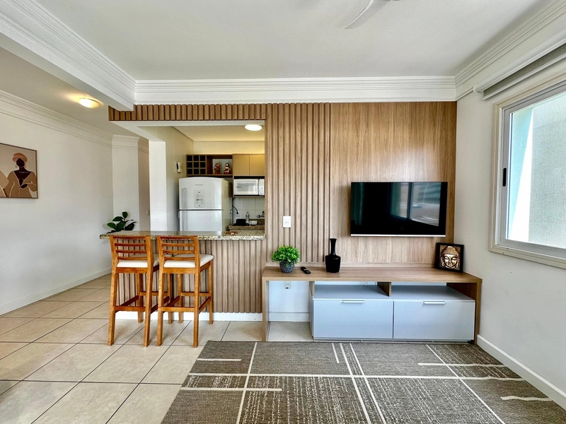LINDO APARTAMENTO APENAS 1 QUADRA DO MAR: 10ª foto da galeria de imagens do imóvel