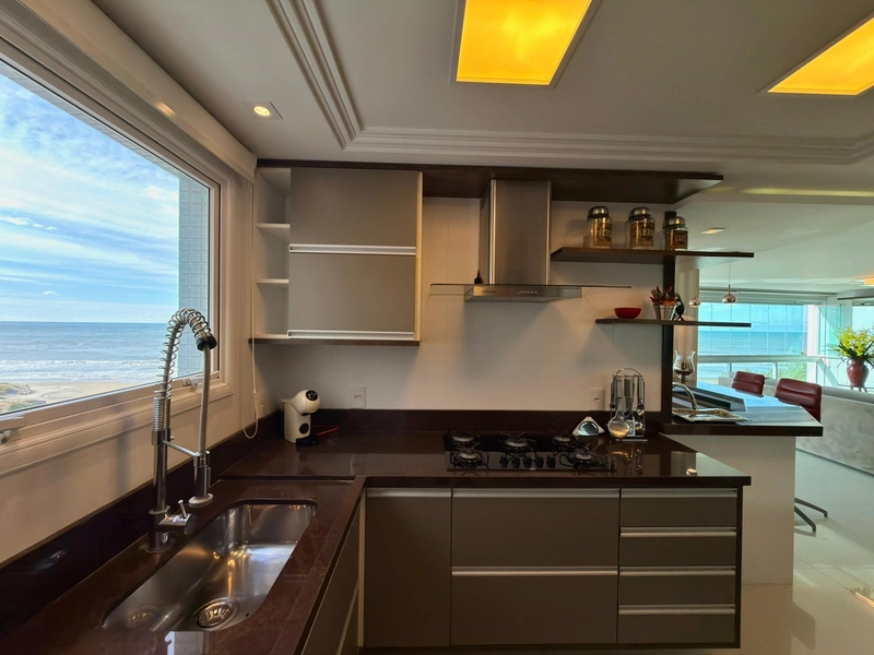 RARIDADE NO MERCADO À VENDA APARTAMENTO DE FRENTE PARA O MAR: 22ª foto da galeria de imagens do imóvel