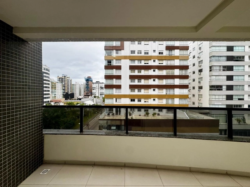 Sacada separada, frente praça, Bairro Navegantes: 4ª foto da galeria de imagens do imóvel