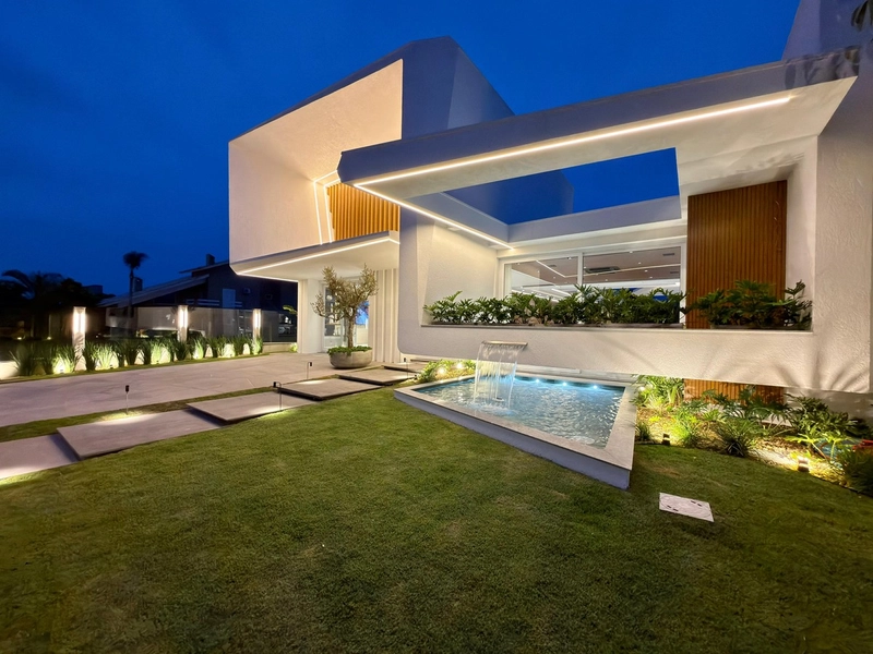 Sofisticação, exclusividade e arquitetura contemporânea: 2ª foto da galeria de imagens do imóvel