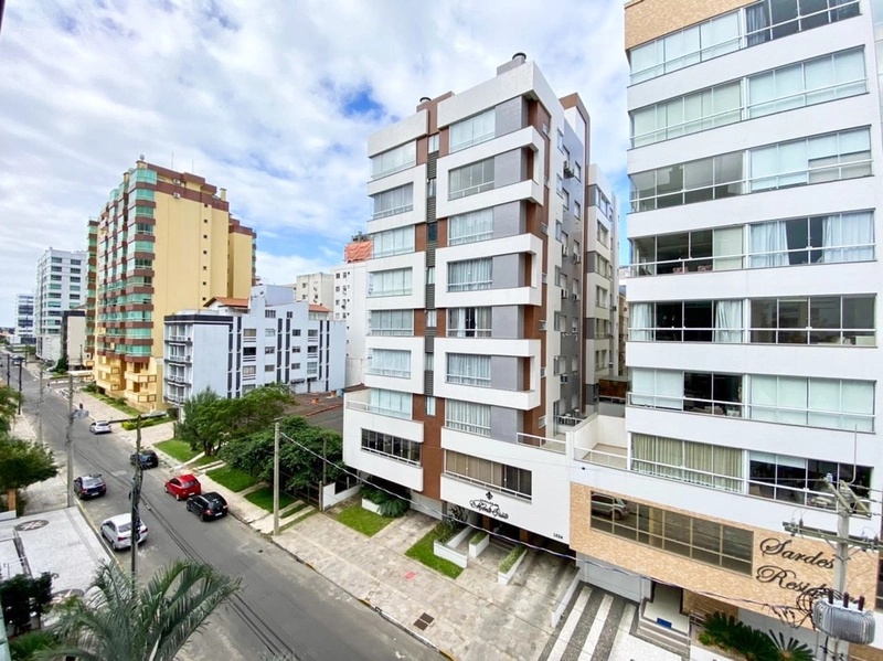 JUNTO A PRAÇA FLÁVBIO BOIANOVISK E AV. CENTRAL A DUAS QUADRAS DO MAR: 7ª foto da galeria de imagens do imóvel
