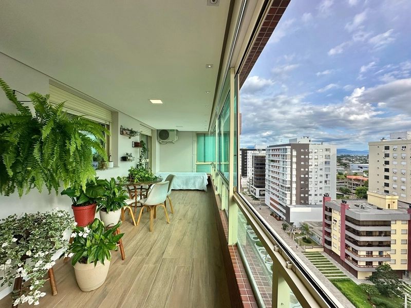 APARTAMENTO À VENDA COM VISTA MAR E SERRA: 3ª foto da galeria de imagens do imóvel