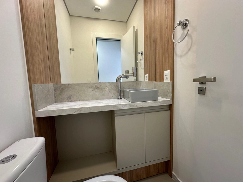 APARTAMENTO COM VISTA MAR E SERRA NO BAIRRO NAVEGANTES: 5ª foto da galeria de imagens do imóvel