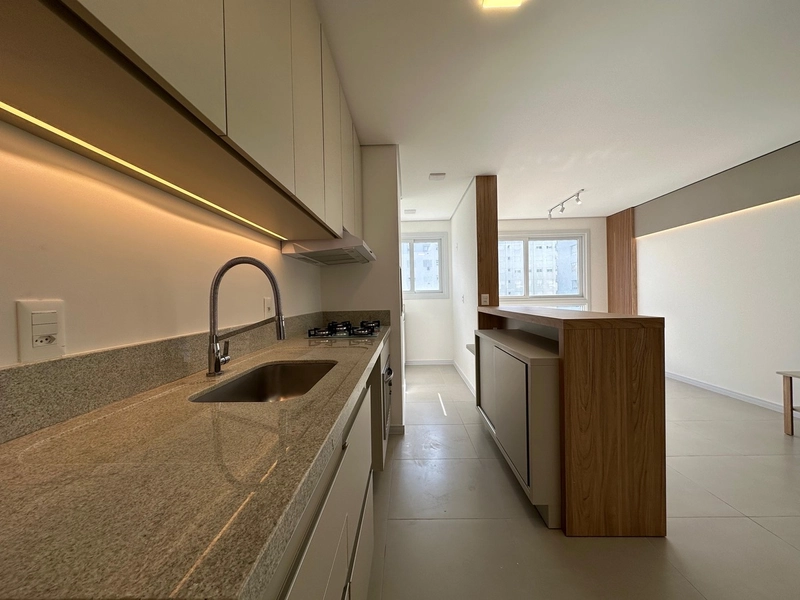 APARTAMENTO COM VISTA MAR E SERRA NO BAIRRO NAVEGANTES: 15ª foto da galeria de imagens do imóvel