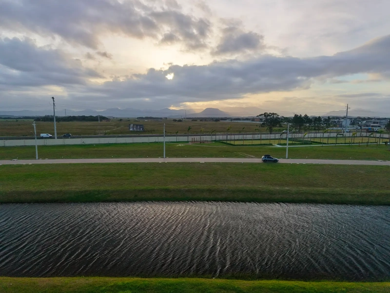 LOTE Á VENDA EM CONDOMÍNIO: 4ª foto da galeria de imagens do imóvel