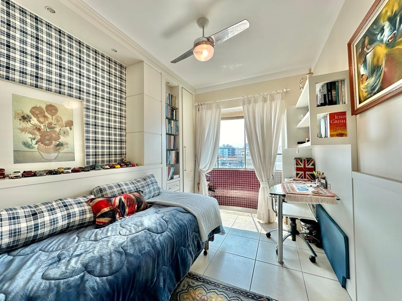 APARTAMENTO À VENDA  COM VISTA PARA MAR E PRAÇA - RARIDADE: 20ª foto da galeria de imagens do imóvel