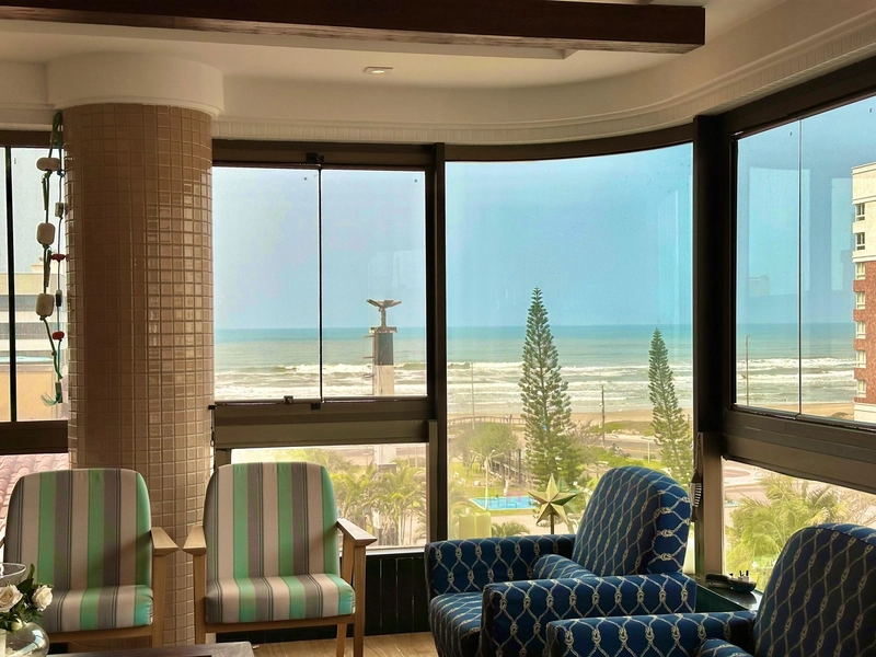 APARTAMENTO À VENDA  COM VISTA PARA MAR E PRAÇA - RARIDADE: 8ª foto da galeria de imagens do imóvel
