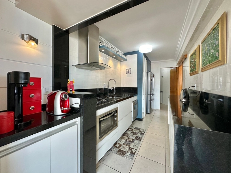 APARTAMENTO À VENDA  COM VISTA PARA MAR E PRAÇA - RARIDADE: 14ª foto da galeria de imagens do imóvel