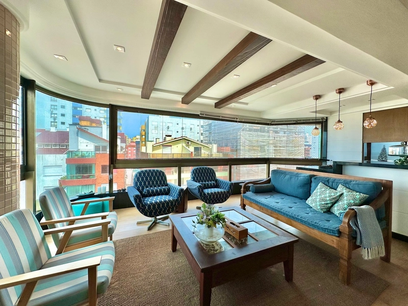 APARTAMENTO À VENDA  COM VISTA PARA MAR E PRAÇA - RARIDADE: 6ª foto da galeria de imagens do imóvel