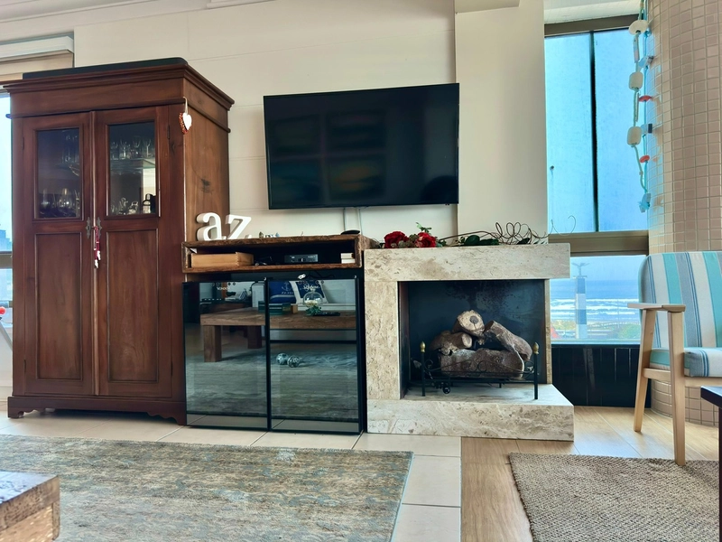 APARTAMENTO À VENDA  COM VISTA PARA MAR E PRAÇA - RARIDADE: 3ª foto da galeria de imagens do imóvel