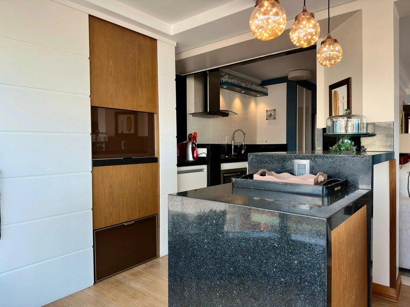 APARTAMENTO À VENDA  COM VISTA PARA MAR E PRAÇA - RARIDADE: 11ª foto da galeria de imagens do imóvel