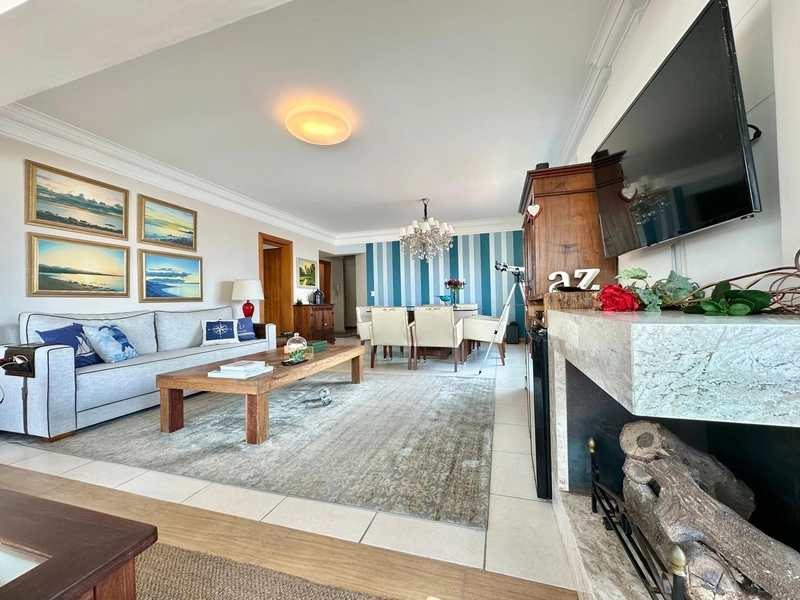 APARTAMENTO À VENDA  COM VISTA PARA MAR E PRAÇA - RARIDADE: 1ª foto da galeria de imagens do imóvel