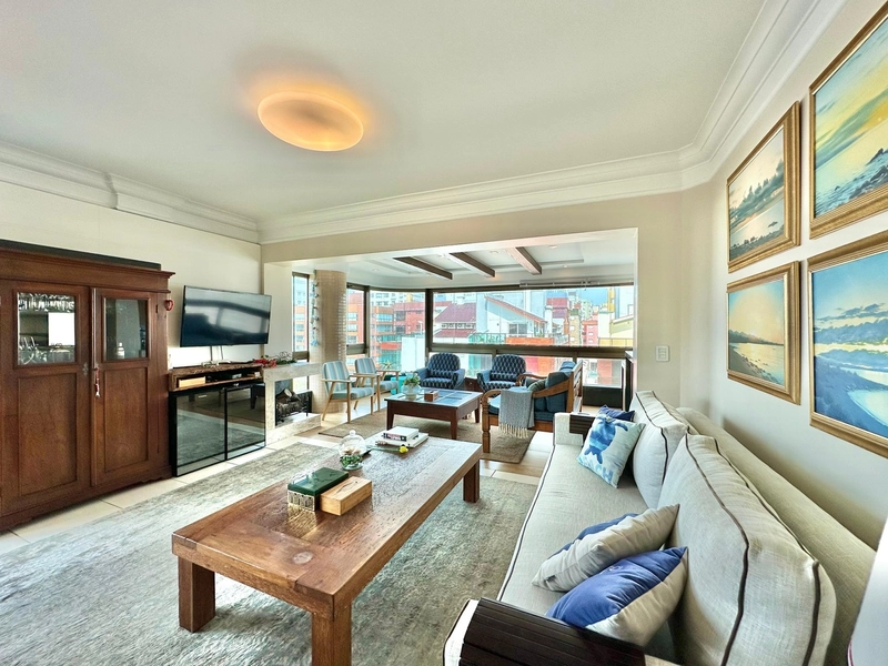 APARTAMENTO À VENDA  COM VISTA PARA MAR E PRAÇA - RARIDADE: 4ª foto da galeria de imagens do imóvel