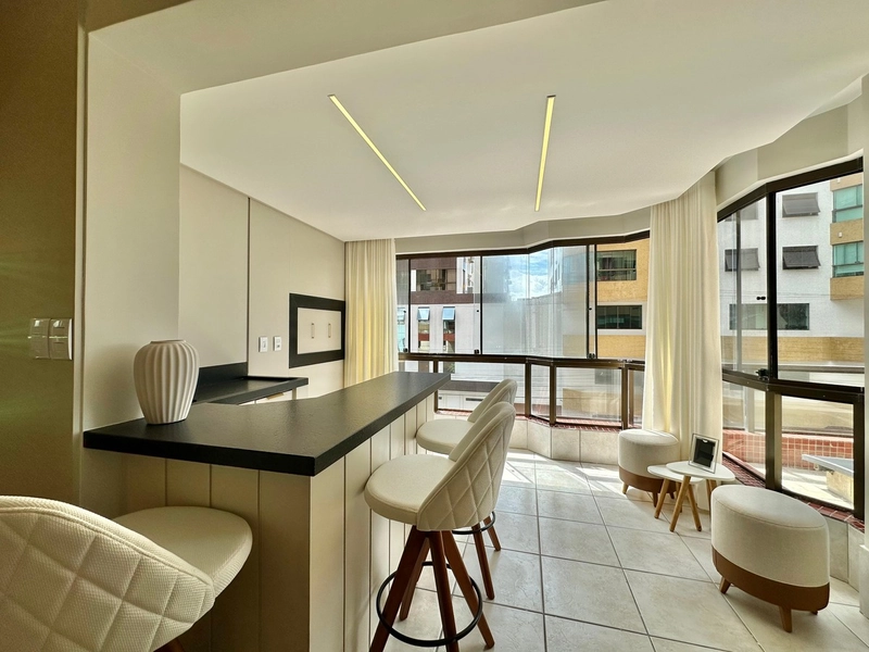 APARTAMENTO À VENDA  PRÓXIMO AO MAR COM TERRACÃO: 2ª foto da galeria de imagens do imóvel