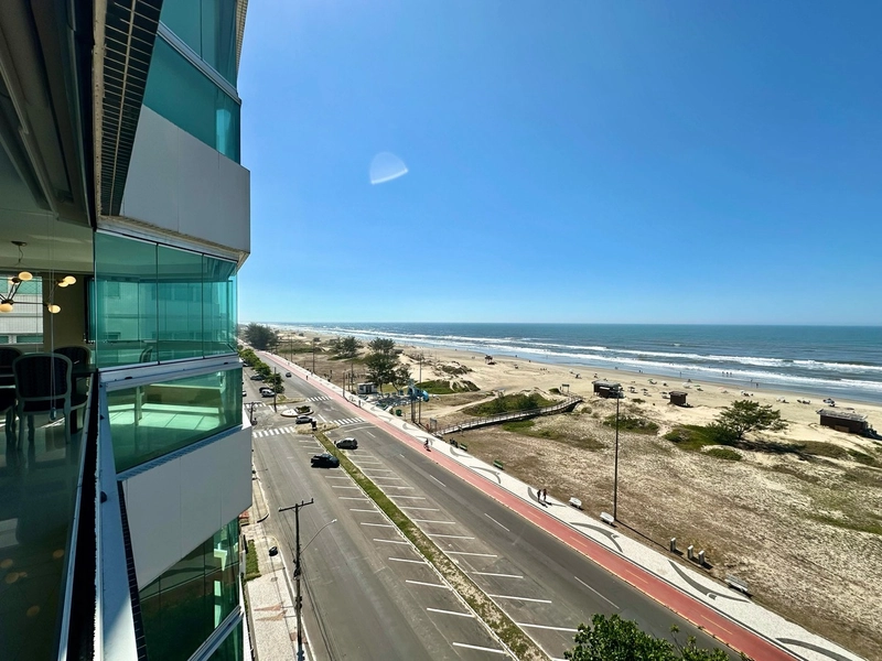 APARTAMENTO RARIDADE À VENDA NA BEIRA-MAR EM CAPÃO DA CANOA!: 2ª foto da galeria de imagens do imóvel