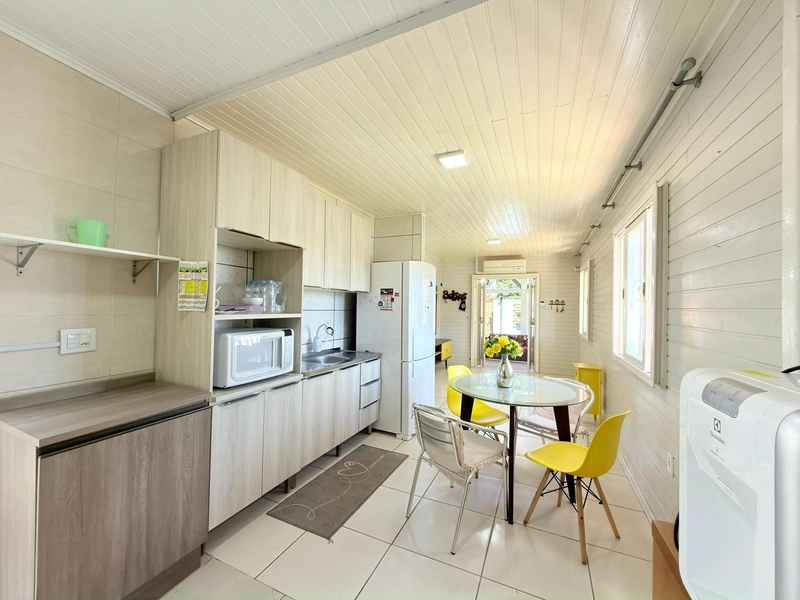 CASA À VENDA, LADO MAR   BAIRRO ARAÇÁ !!  TERRENO INTEIRO 15x30m2: 5ª foto da galeria de imagens do imóvel