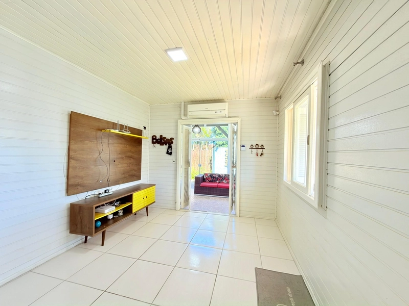 CASA À VENDA, LADO MAR   BAIRRO ARAÇÁ !!  TERRENO INTEIRO 15x30m2: 2ª foto da galeria de imagens do imóvel