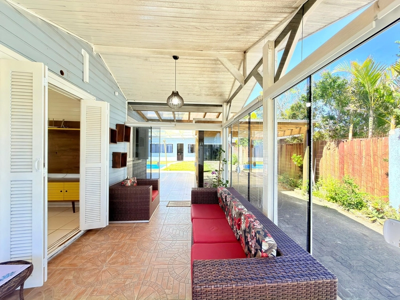 CASA À VENDA, LADO MAR   BAIRRO ARAÇÁ !!  TERRENO INTEIRO 15x30m2: 1ª foto da galeria de imagens do imóvel