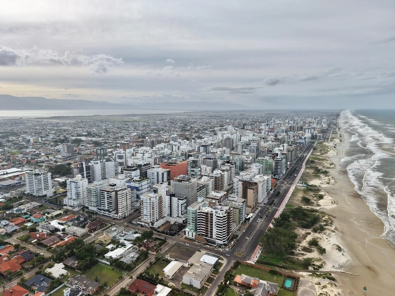 NA DIVISA COM ATLÂNTIDA A POUCOS PASSOS DA BEIRA MAR: 27ª foto da galeria de imagens do imóvel