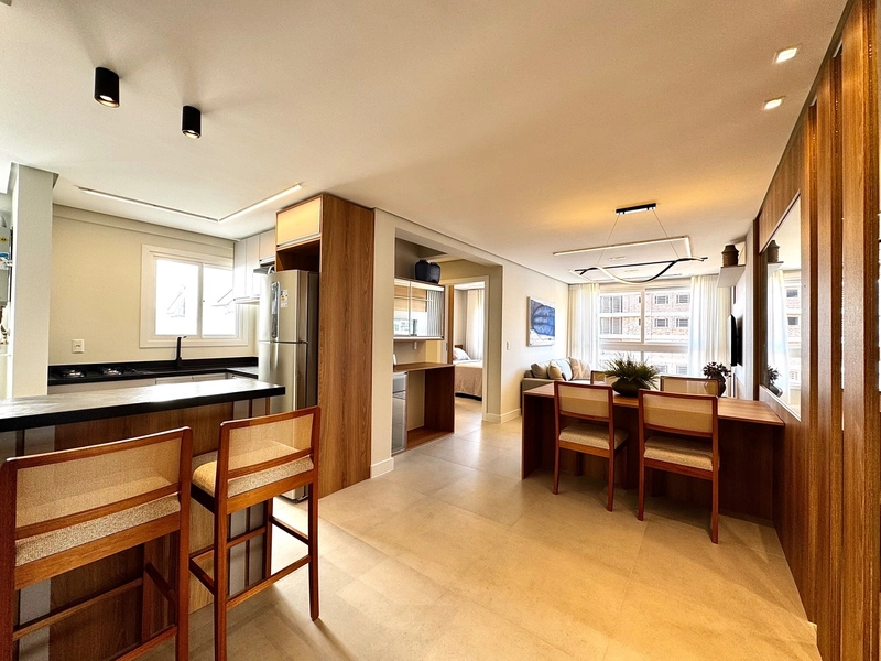 Apartamento 2 Dormitórios com Suíte | A 1 Quadra do Mar | Zona Nova –: 4ª foto da galeria de imagens do imóvel
