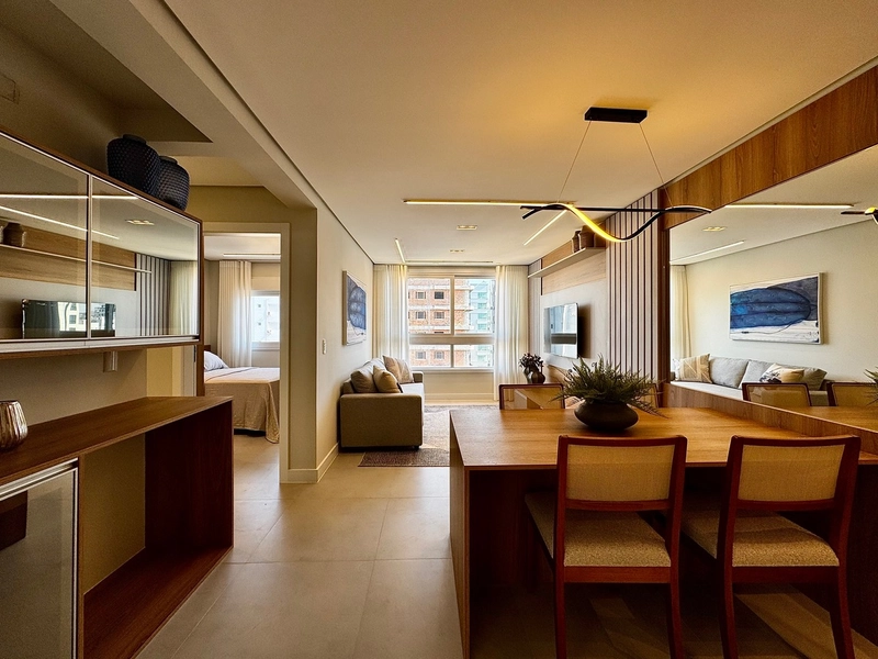 Apartamento 2 Dormitórios com Suíte | A 1 Quadra do Mar | Zona Nova –: 1ª foto da galeria de imagens do imóvel