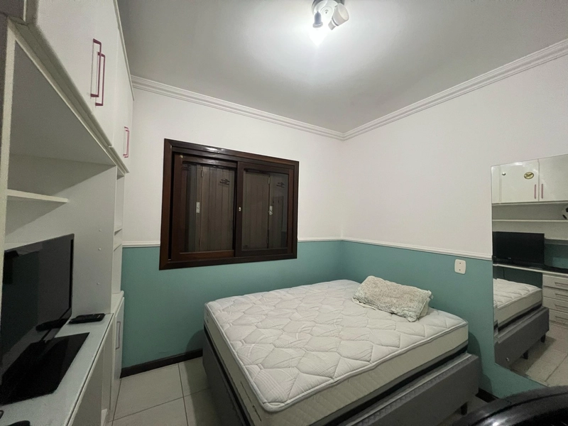 CASA COM PISCINA NO CENTRO DE XANGRILA: 1ª foto da galeria de imagens do imóvel