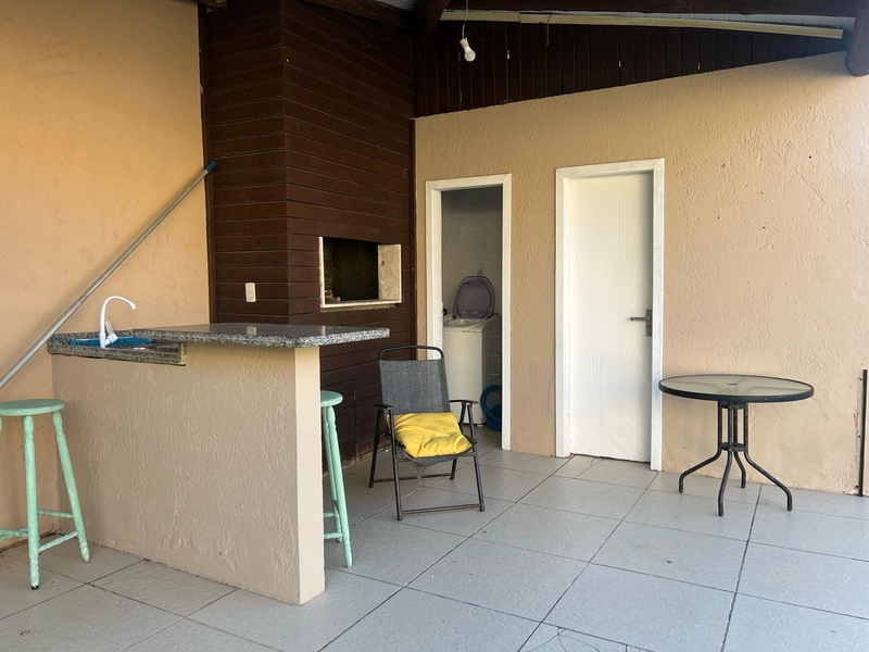 CASA COM PISCINA NO CENTRO DE XANGRILA: 14ª foto da galeria de imagens do imóvel