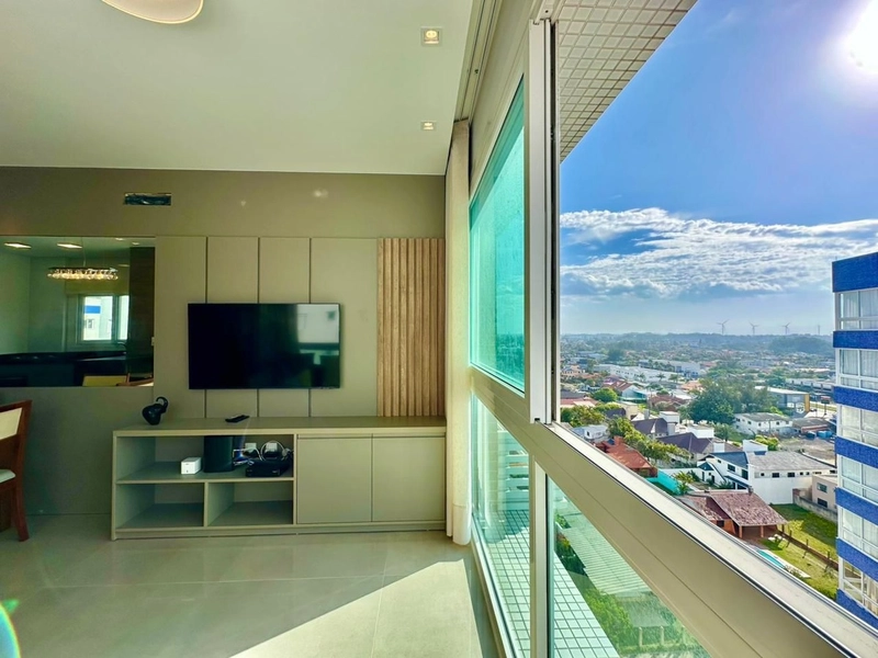 APARTAMENTO À VENDA , SACADA DE FRENTE: 2ª foto da galeria de imagens do imóvel