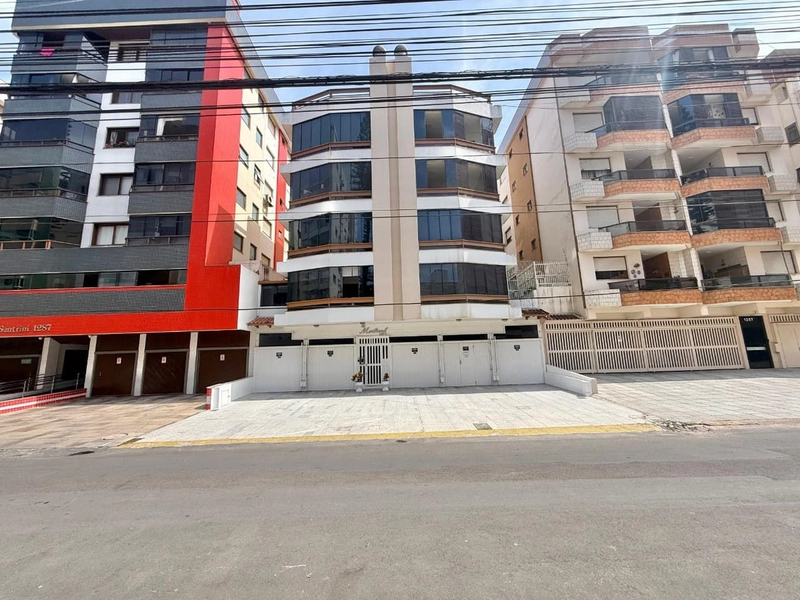 SACADA COM CHURRASQUEIRA E TERRAÇO: 40ª foto da galeria de imagens do imóvel
