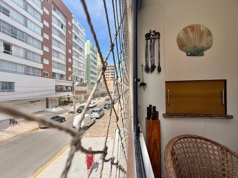 SACADA COM CHURRASQUEIRA E TERRAÇO: 8ª foto da galeria de imagens do imóvel