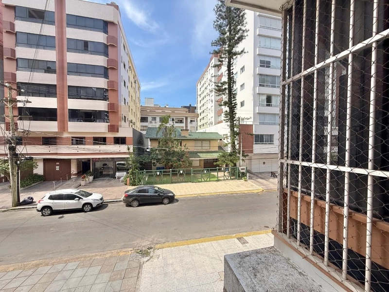 SACADA COM CHURRASQUEIRA E TERRAÇO: 7ª foto da galeria de imagens do imóvel