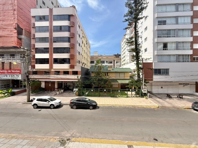 SACADA COM CHURRASQUEIRA E TERRAÇO: 6ª foto da galeria de imagens do imóvel
