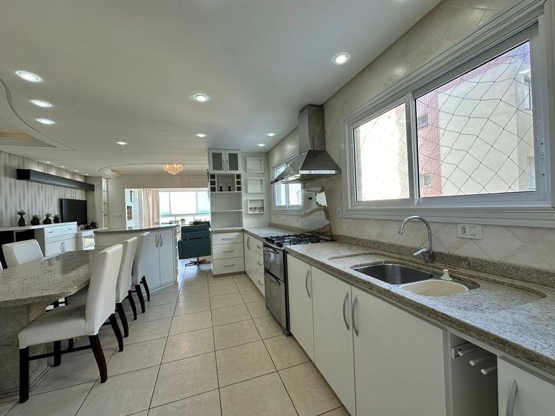 APARTAMENTO COM SACADA E VISTA MAR!: 11ª foto da galeria de imagens do imóvel