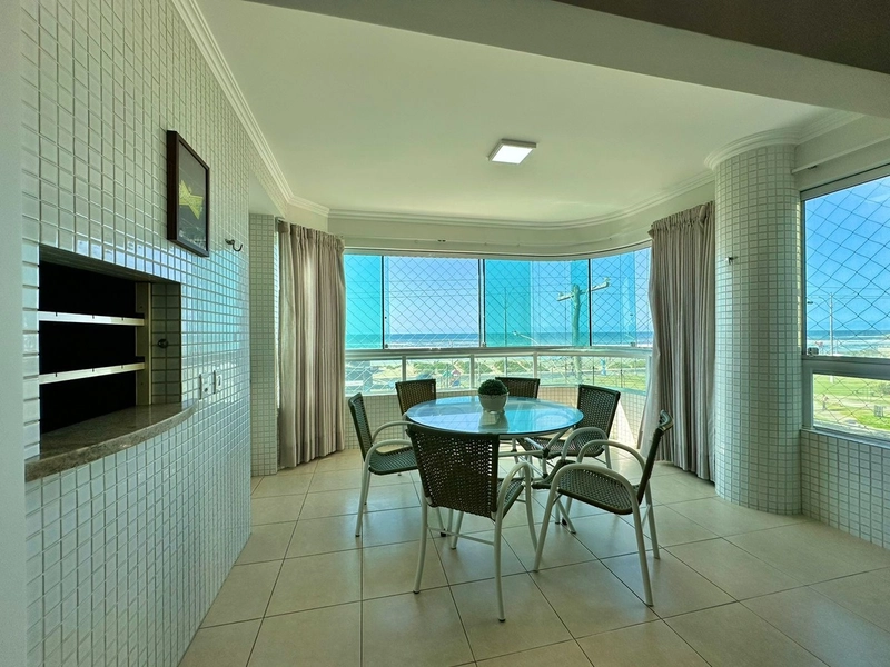 APARTAMENTO COM SACADA E VISTA MAR!: 5ª foto da galeria de imagens do imóvel