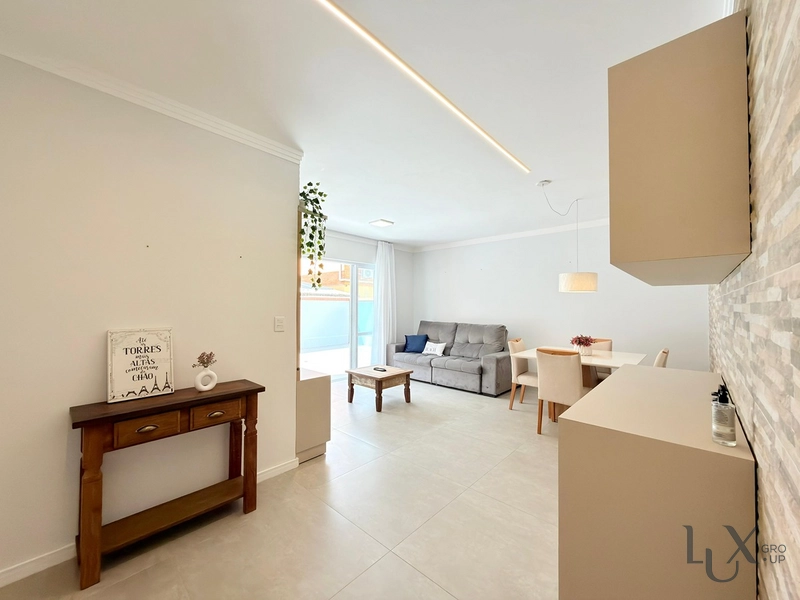 BELÍSSIMO APARTAMENTO COM TERRAÇO PRIVATIVO À VENDA EM CAPÃO DA CANOA!: 2ª foto da galeria de imagens do imóvel