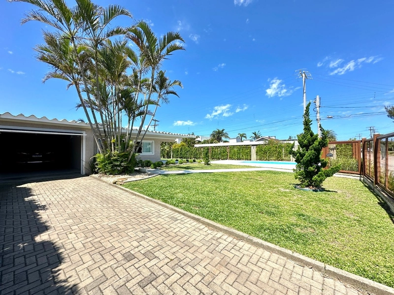 CASA EM ATLANTIDA COM AMPLO: 1ª foto da galeria de imagens do imóvel