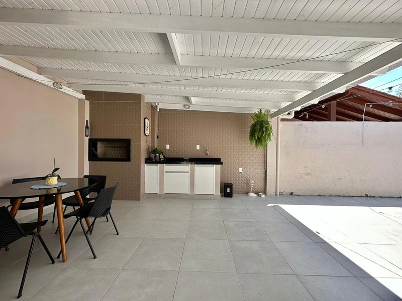 CASA EM ATLANTIDA COM AMPLO: 13ª foto da galeria de imagens do imóvel